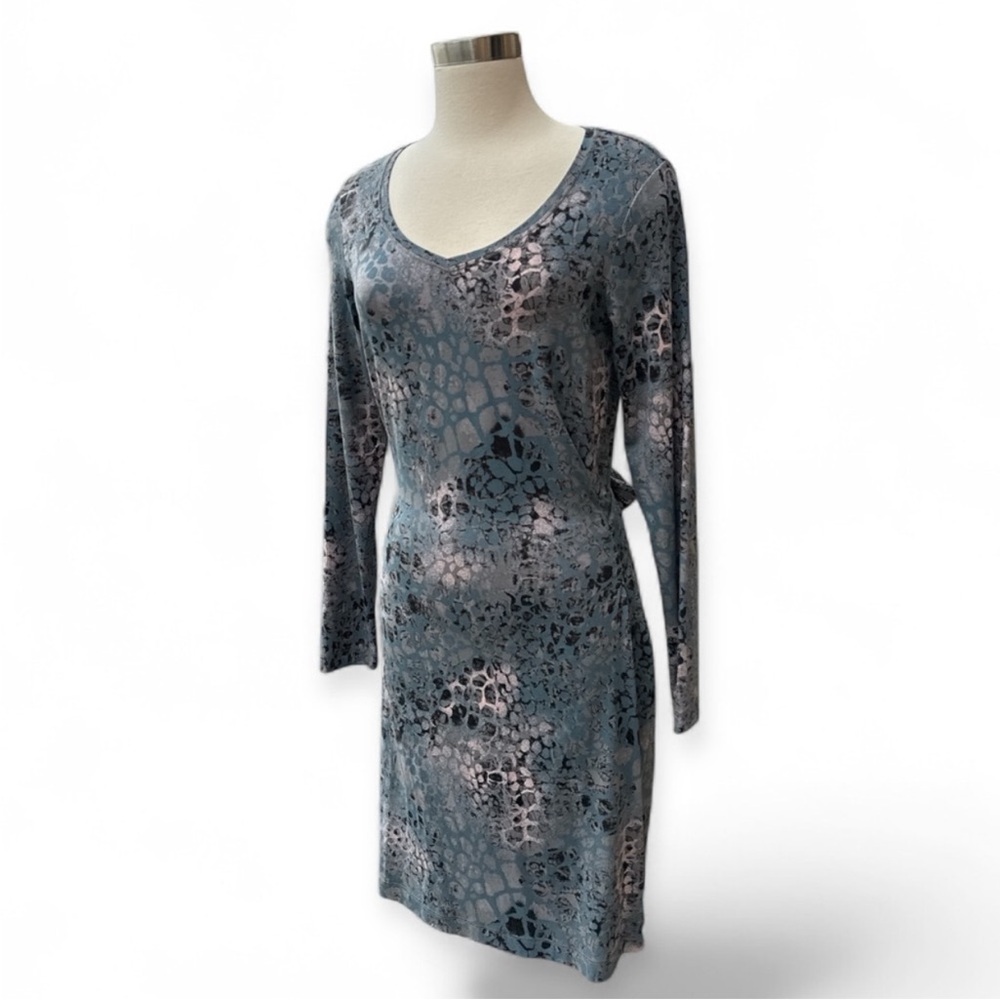 Elegant Long Sleeve Patterned Dress in Blue and Gray